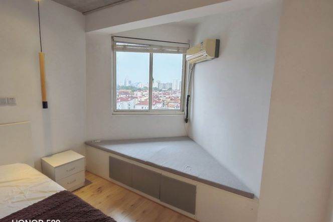 Jiang su road, Nr Suzhou creek, 1Br 80Sqm Elevator, L2/11/13