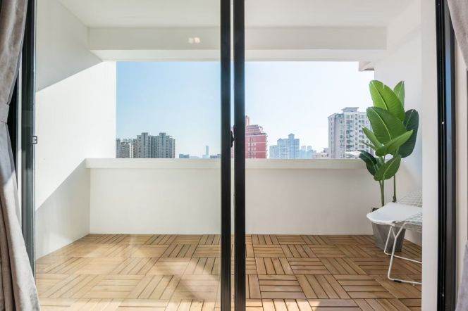 Cozy 4br with balcony @Line 9/12 Jiashan Road St.