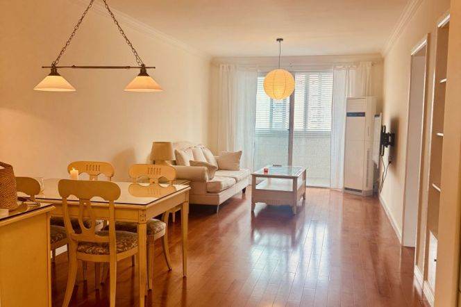 Bright 2 br near L10 Long Bai Xin Cun/Shanghai Zoo, by owner, solid wood furniture/storage