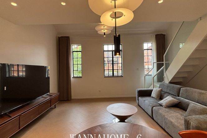 Duplex 1Bdr 1Bath Apt+Spacious&Modern&Bright+West Nan Jing Rd CBD+3F Walk Up+Large Storage
