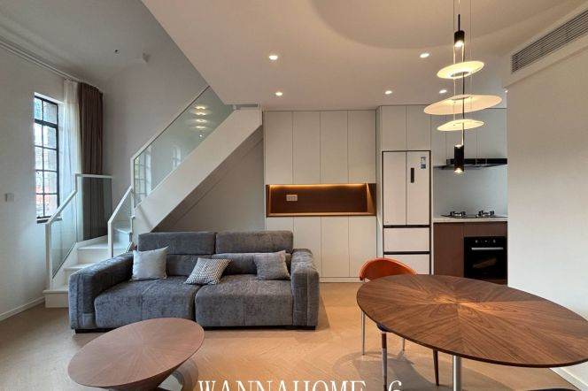 Duplex 1Bdr 1Bath Apt+Spacious&Modern&Bright+West Nan Jing Rd CBD+3F Walk Up+Large Storage