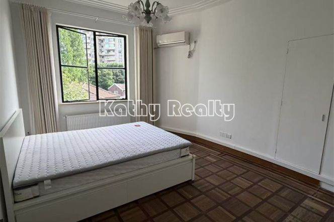 Beautiful historic building Balcony changshu Rd 16.5k