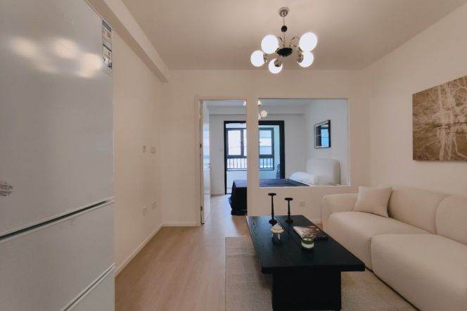 Fresh elevator 1br Nr Guilin Rd M9/12/15