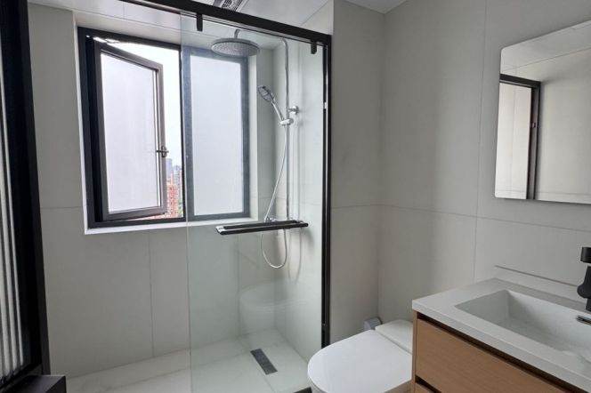 Fabulous 1Br +Elevator +Heating | Big windows | South Shanxi rd metro&Iapm | First rent