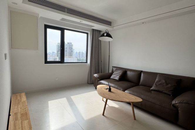 Fabulous 2Br +Elevator +Heating | Big windows | South Shanxi rd metro&Iapm | First rent