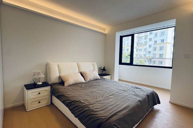 Xuhui West Bund 2+1 br Apt &floor heating &oven 14K