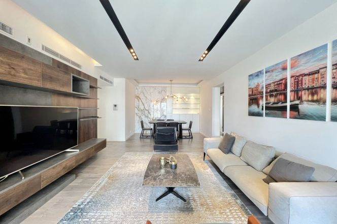 T1 Of Huang Pu/3 Bedrooms/Xin Tian Di/