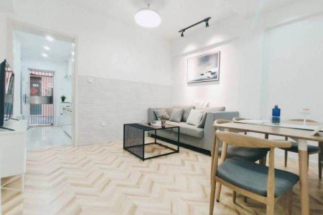 Big terrace one bedroom apartment near Line4 West Yan'an Rd