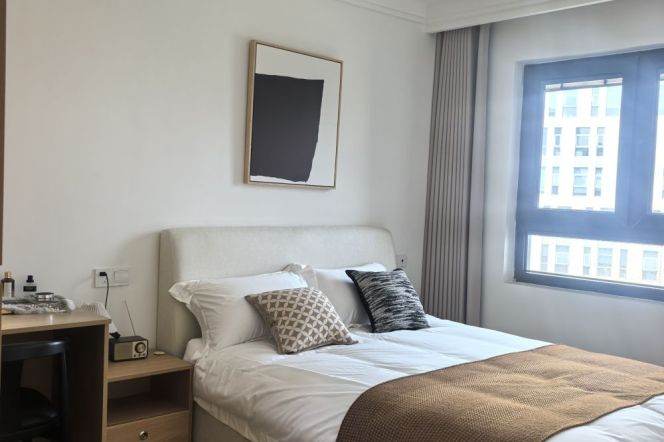 Jing'an modern, well-furnished apt., 2+1 set up, close to Shanghai Uni. campus 