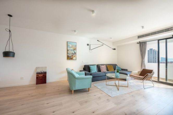 175 sqm 4 br Apt &balcony &floor heating/Jiashan rd 21.5K
