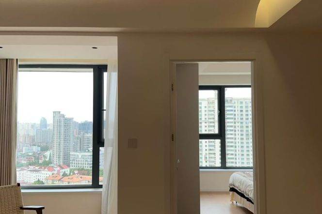 Nice high-rise Apt close to west Yan'an Road