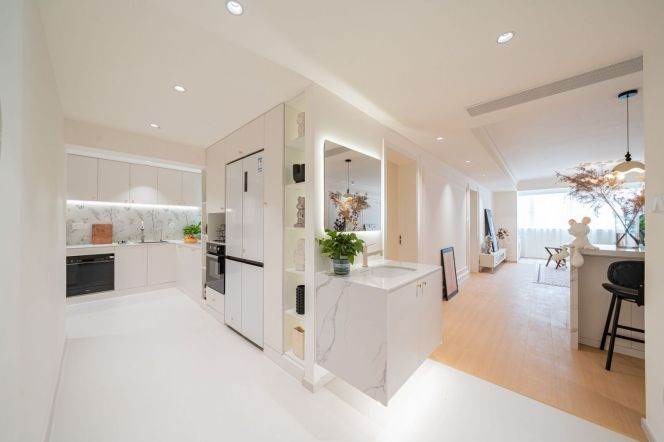  Stunning 2br 2baths high-rise at Xuhui Line 9&12 