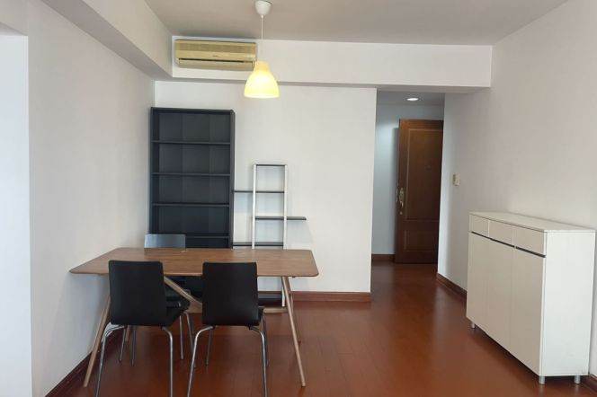 Cozy modern decorated 2 BRS near Hanzhong rd station 