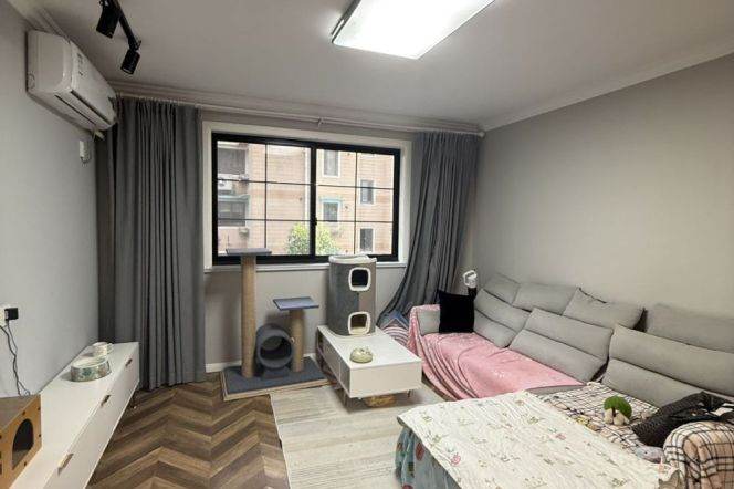 Elevator 2br Apt close to Hongqiao Road metro