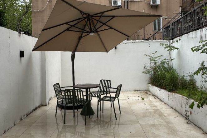 1BR | Courtyard | 10 mins to Line 2/11 Jiangsu Road Station