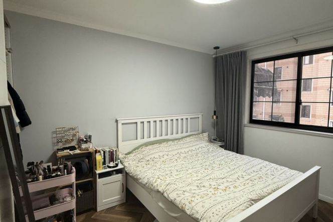 Elevator 2br Apt close to Hongqiao Road metro