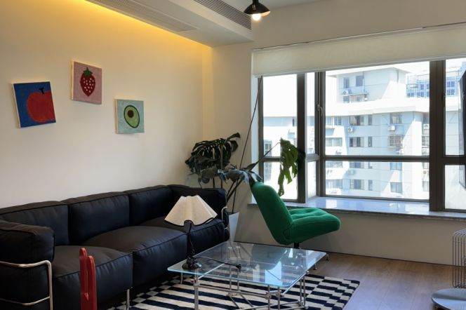 Spacious 1Br +Elevator + Floor heating | 0 distance to Xujiahui metro L1/9/11