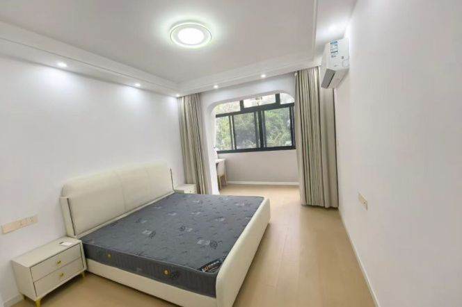 Shuicheng rd/spacious 1br 1lr/bright room/brand furniture,@L10
