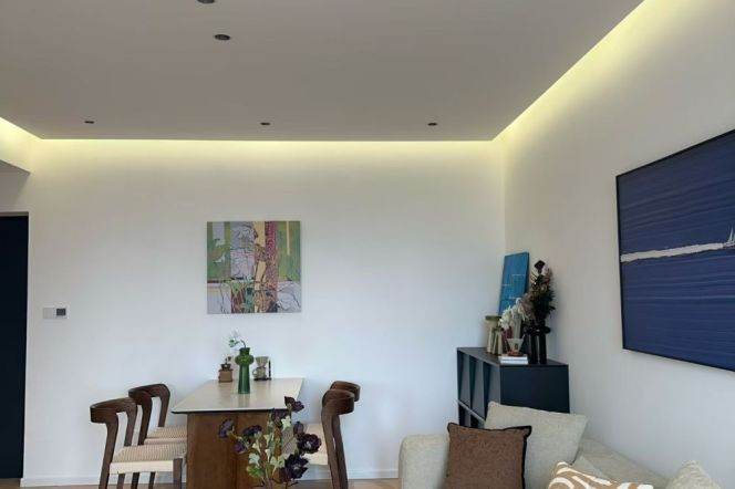 Nice high-rise Apt close to west Yan'an Road