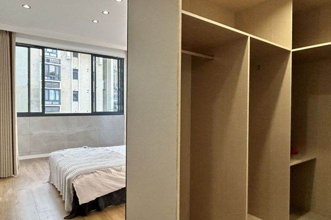 Jiangsu rd & Zhongshan Park | Spacious 2br + elevator + cloakroom +heating 