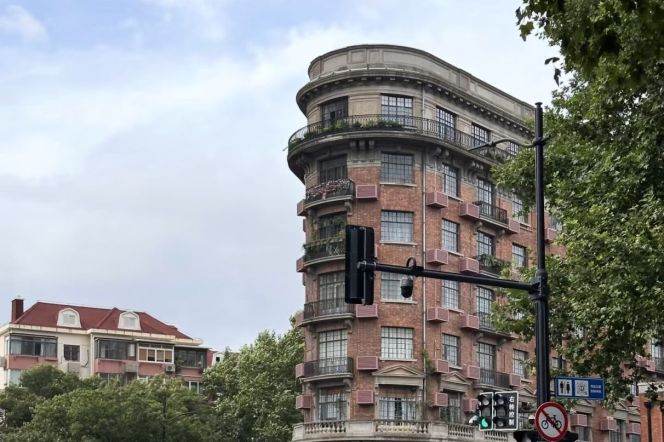great value-1br with bookroom -elevator- oven- near Wukang Building-line 10/11 Jiaotong university 