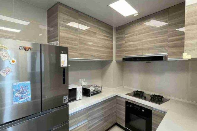 Spacious&Bright&Modern 2Bdrs 2Baths+W Nanjing Rd CBD+Open Balcony+Great Compound