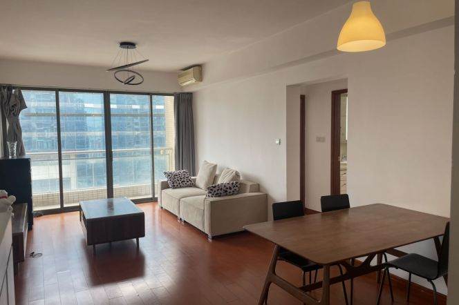 Cozy modern decorated 2 BRS near Hanzhong rd station 