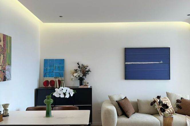 Nice high-rise Apt close to west Yan'an Road