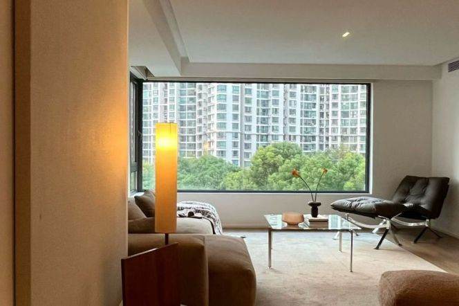   Bright 3-Bedroom Apartment with Double Height & Floor Heating