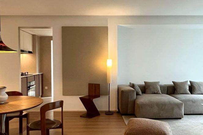   Bright 3-Bedroom Apartment with Double Height & Floor Heating