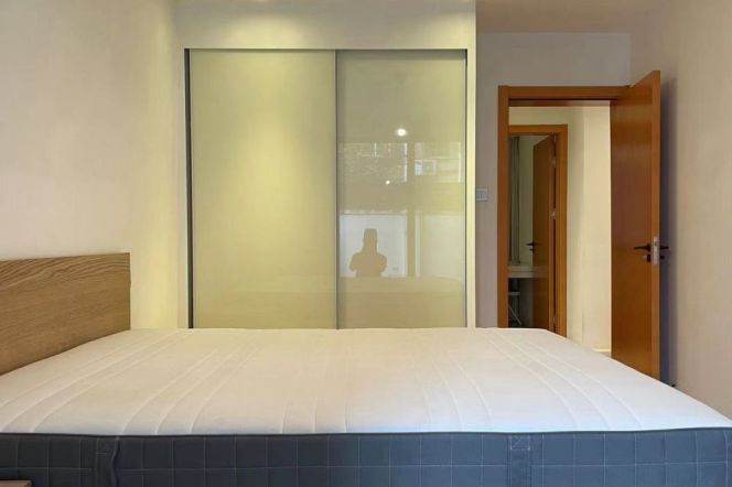 Large Terrace+Bright&Modern 2Bdrs 1Bath Apt/L2+11 Jiang Su Rd Metro+Jing An Temple