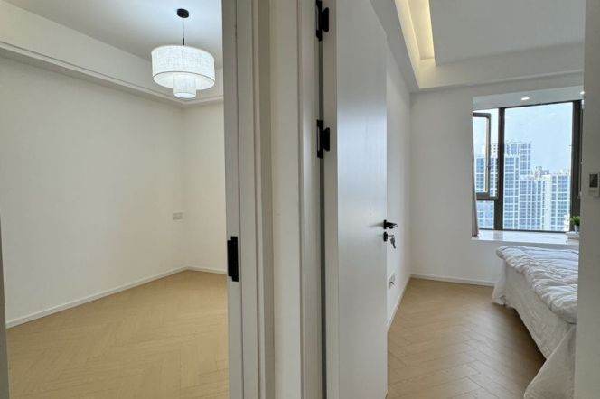 Suzhou Creek | Simple & Beautiful 2BR + Big windows | Hanzhong rd metro | Good view