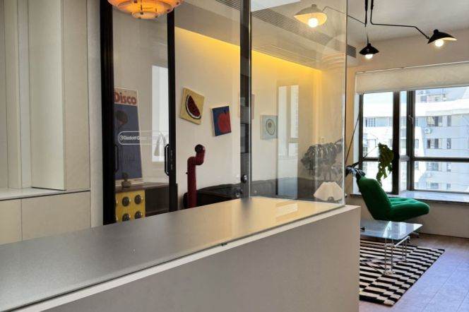 Spacious 1Br +Elevator + Floor heating | 0 distance to Xujiahui metro L1/9/11
