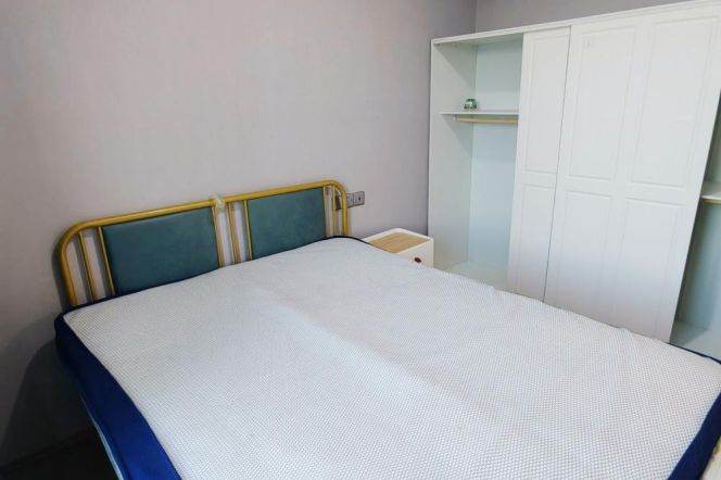Modern 1 br near Vanke School PuDong, easy to L 11 YuQiao St.