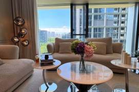  Modern & Bright 3-Bedroom Luxury Flat with Complete Heating & Furnishings