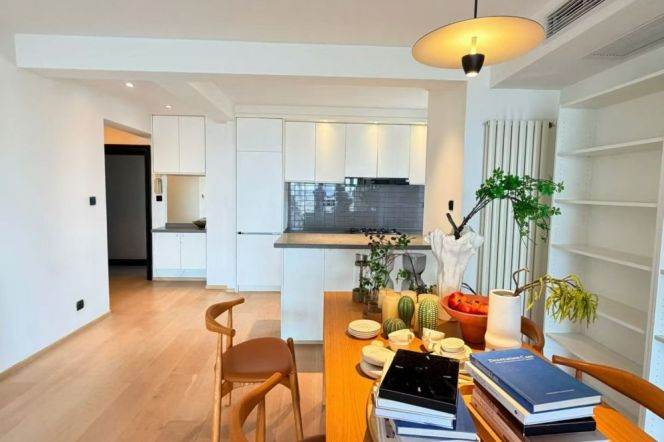   Modern & Bright 3-Bedroom Spacious Residence