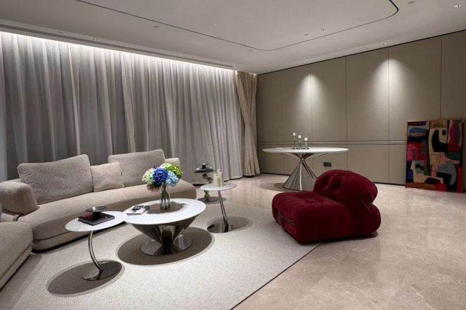  Modern & Bright 3-Bedroom Luxury Flat with Complete Heating & Furnishings