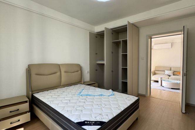 Fabulous 1Br +Elevator +Sunshine | Big windows | Dapuqiao & Jiashan rd Metro