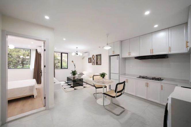 Shanghai indoor stadium station one bedroom