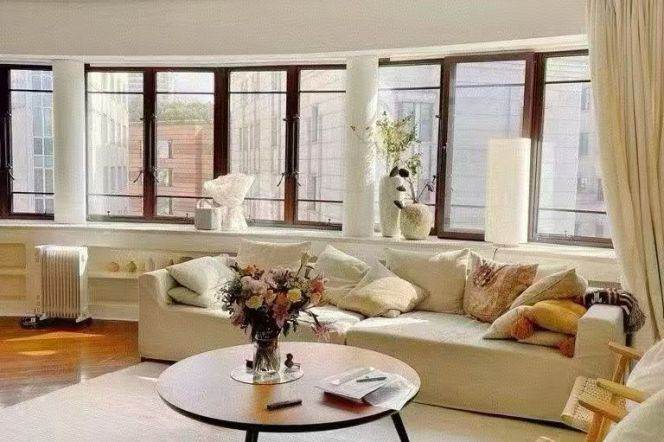   Modern & Bright 2-Bedroom Home with Private Sky Garden
