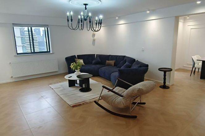 Modern 3BR 2BA High-Rise Apt next to Yuanshen Rd Station Line 14