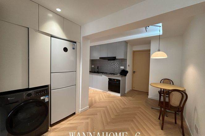 9K+Elevator+1Br 1Bath Apt+Nice Compound+L3+4+10 Hong Qiao Rd+Floor Heating+Large Storage