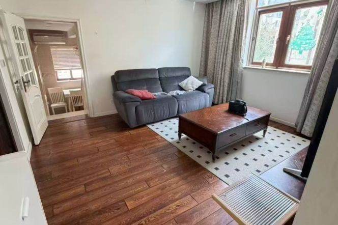 Changshu rd 2BR apartment