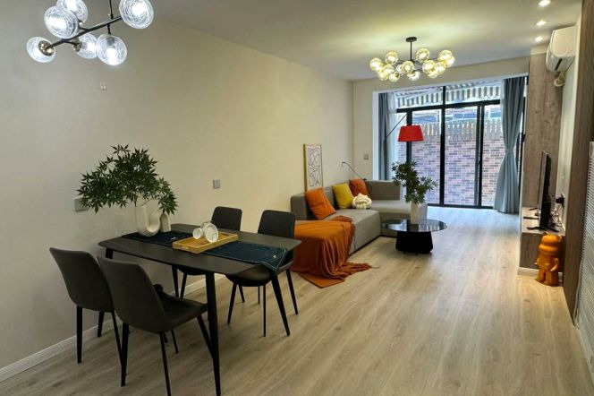 Nice yard+spacious 1br 2lr/cozy&clean/wall heating/oven/nice location,@L11/2