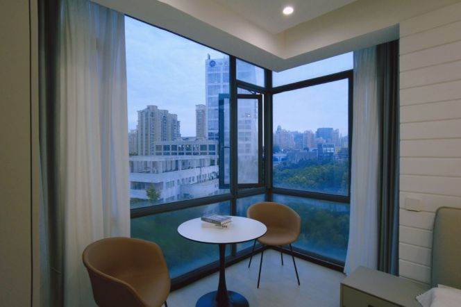 Newly Renovated 3BR 2BA 150m² Residence in Lianyang/Century Park