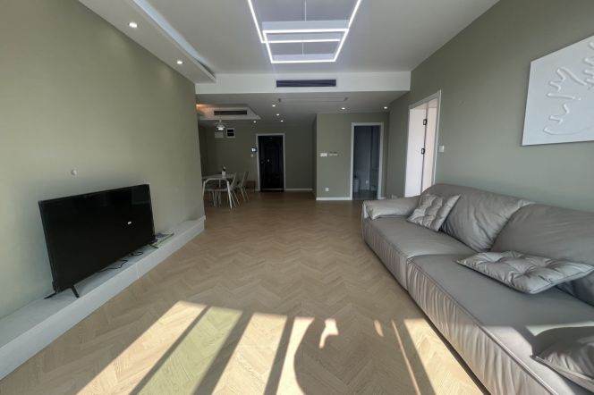 Spacious 3BR 2BA 160m² High-Floor w/River Views in Brilliant City