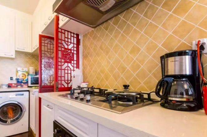 Nice balcony 1Br/1Lr/1Bt apt nr South shanxi rd,M1/9/10/12