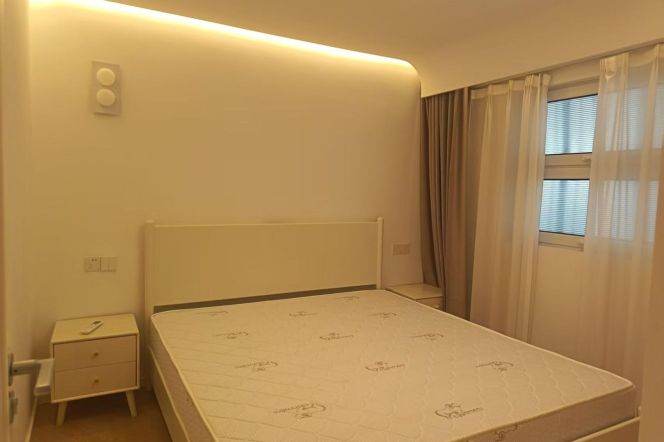 Brand new 1br elevator apt with Balcony nr South Shaanxi Rd&IAPM