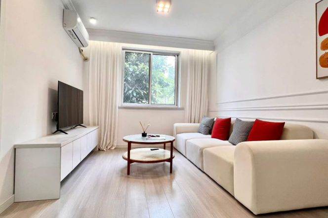 Songyuan rd/modern 1br 2lr/double south/oven/big living room,@L10