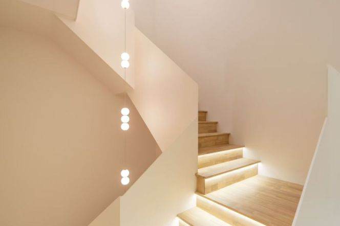  Spacious Standalone Villa with Private Parking & Complete High-end Facilities
